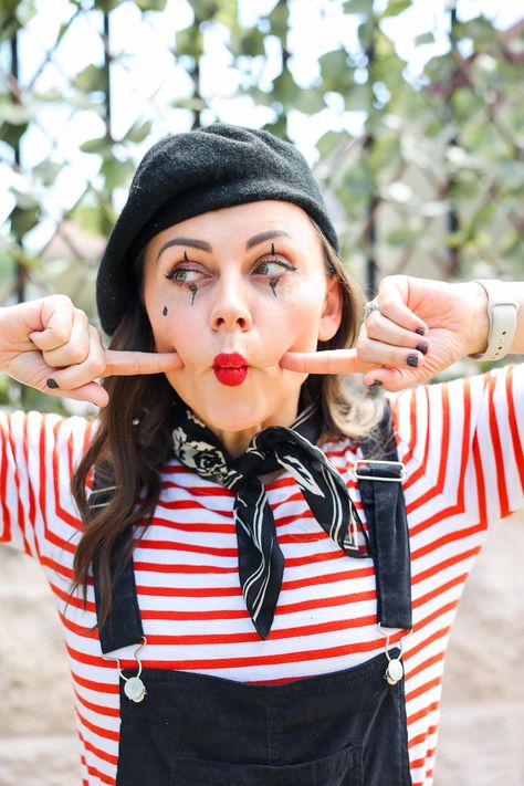 Women Mime Costume, French Mime, Mime Costume Diy Women, Mime Makeup Simple, Pantomime Costumes, Mime Halloween Costume, Mime Costume, Circus Halloween Costumes, Mime Makeup