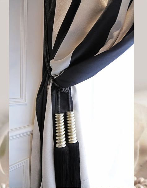 Black White Curtains Living Room, Black And White Living Room Curtains, Black And Beige Curtains, Black And White Curtains Living Room, Beige Living Room Curtains, Black Curtains Living Room Ideas, Cream And Black Living Room, Black Curtains Bedroom, Black And Gold Curtains