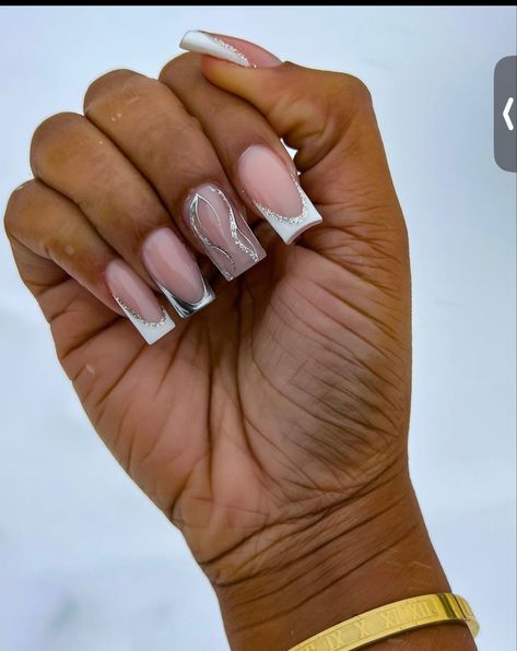 Short Acrylic Nails Silver Glitter, White And Silver Nails Acrylic Square, White And Chrome French Tip Nails, French Tip And Silver Nails, White French Tip Nails With Silver, White And Silver Short Nails, Silver Short Nail Designs, French Tip Acrylic Nails Chrome, Silver Chrome Nails French Tip