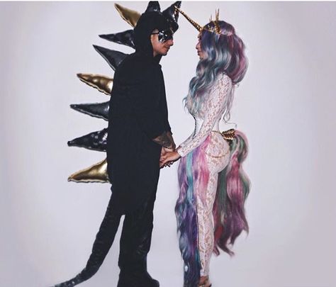 Couples unicorn and dragon Halloween costume Best Halloween Couple Costumes, Unicorn Costume Women's, Unicorn And Dragon, Pokemon Halloween Costume, Diy Unicorn Costume, Dragon Halloween Costume, Halloween Couple Costumes, Costume Couples, Dragon Halloween