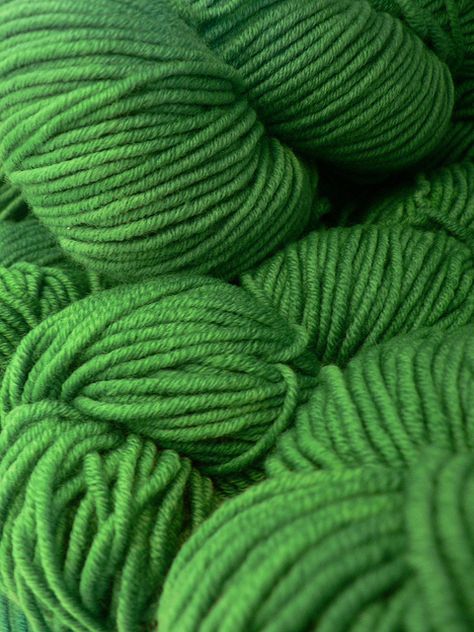 Green | Grün | Verde | Grøn | Groen | 緑 | Emerald | Colour | Texture | Style Green Yarn, Prime Colors, Green Inspiration, Green Things, Green Collection, Simple Green, Green Life, Green Day, World Of Color