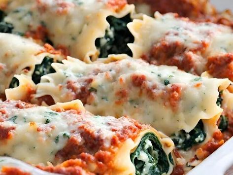 Delicious Spinach Lasagna Roll-Ups: A Tasty Twist on Classic Lasagna | The Foodie Fix | NewsBreak Original Spinach Roll Up Lasagna, Spinach Lasagna Roll Ups Recipe, Spinach Artichoke Lasagna Roll Ups Pioneer Woman, Spinach And Meat Lasagna, Veg Lasagna, Rolled Lasagna Spinach Ricotta, Spinach Lasagna Roll Ups, Homemade Chicken Gravy, Hawaii Pineapple