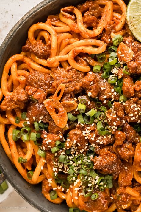 Pork Udon Stir Fry: Sweet and Spicy Pork Noodles - No Spoon Necessary Pork Udon Noodles Stir Fry, Pork And Noodle Recipes, Udon Stirfry, Spicy Pork Noodles, Egg Noodle Stir Fry, Udon Noodle Stir Fry, Pork Udon, Sweet And Spicy Pork, Udon Stir Fry