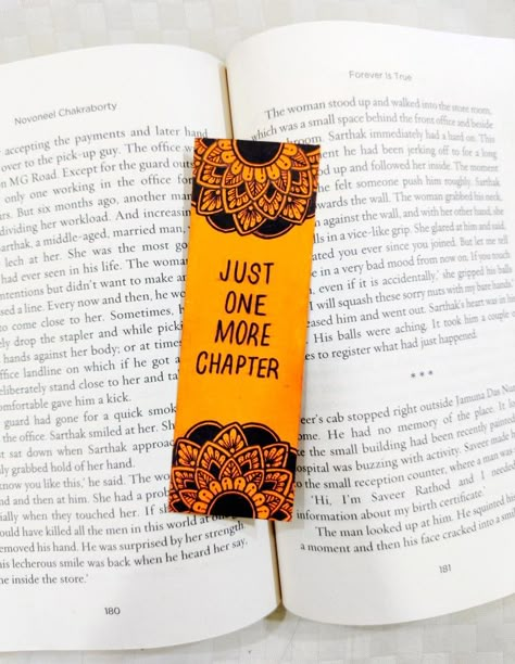 Mandala Art On Bookmark, Mandala Book Marks Easy, Mandala Art Bookmark With Quotes, Book Marks Mandala Art Easy, Bookmark Design Ideas Simple, Book Mark Mandala Art, Mandala Art Bookmark Easy, Easy Mandala Bookmark, Mandala Art For Bookmarks