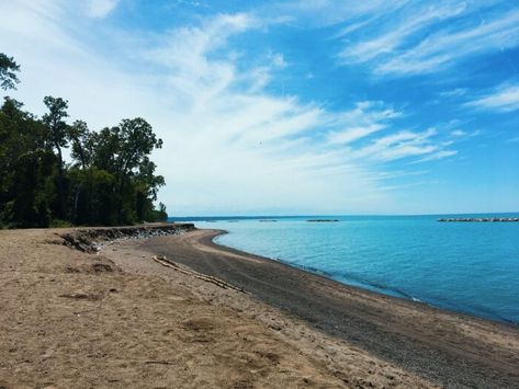 7 Refreshing Natural Pools You’ll Definitely Want To Visit This Summer In Pennsylvania Ohiopyle State Park, Presque Isle State Park, Photos Bff, Honeymoon Spots, Presque Isle, Erie Pa, Lake Beach, Lake Water, Summer Destinations