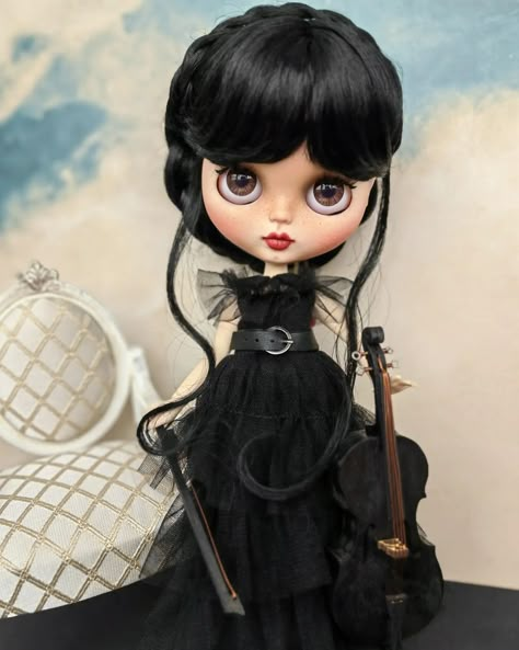 Blythe Dolls Wednesday, Wednesday Blythe Doll, Wednesday Addams Doll Diy, Wednesday Doll, Curiosities Cabinet, Wednesday Addams Doll, Steampunk Dolls, Halloween Doll, Cartoon Images