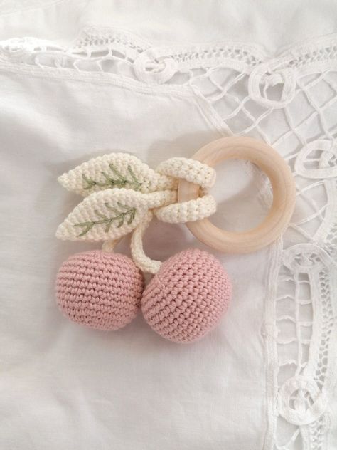 Crochet Rattles Free Pattern, Crochet Baby Rattles Free Pattern Toys, Crochet Nursery Decor, Knitted Patterns, Crochet Nursery, Crochet Animal Amigurumi, Crochet Fruit, Crochet Baby Toys, Tallinn Estonia