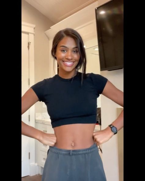 Kendra Bailey, School College, High School, Crop Tops, Women's Top, On Instagram, Quick Saves, Instagram