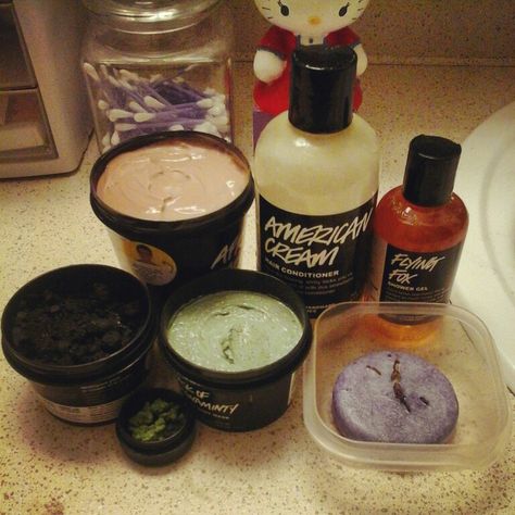 Shower routine using african paradise, dark angels, mask of magnimity, flying fox, herbalism, American cream, and a soild shampoo bar from lush cosmetics My New Era, Flying Fox, Lush Cosmetics, Dark Angels, For My Friend, Smell Goods, Shower Routine, Dark Angel, Shampoo Bar