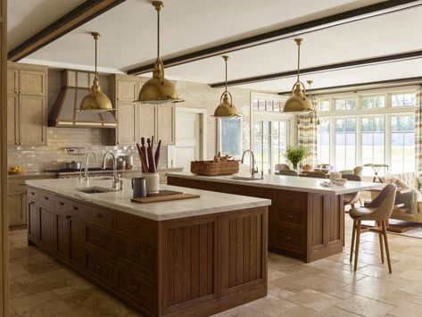 warm hued kitchen with double kitchen islands Kitchen Island Decor Ideas, Tudor Kitchen, Double Island Kitchen, Big Room, Kitchen Island Decor, Kitchen Counter Decor, Island Decor, Classic Kitchen, Wood Finishes