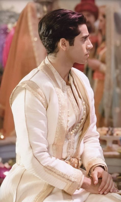 Mena Massoud Mena Massoud Aladdin, Aladdin Cast, Mena Massoud And Naomi Scott, Bucky Barnes Imagines, Aladdin Live Action, Aladdin Wallpaper, Aladdin Live, Prince Ali, Aladdin Costume