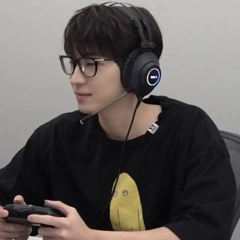 Gam3 Bo1 Wonwoo, Wonwoo Icons Boyfriend, Wonwoo Eyeglasses, Wonwoo Blurred Pics, Wonwoo Id Photo, Wonwoo Specs, Wonwoo Cute Icon, Jeon Wonwoo Icons, Wonwoo Game Boi