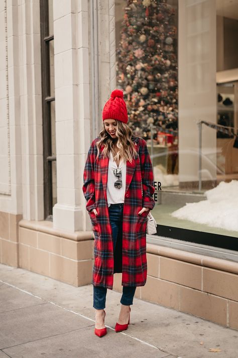 Red Plaid Coat - www.thefashionhour.com #winterfashion #winterstyle #plaid #fashionblogger Red Plaid Outfits For Women, Red Plaid Coat Outfit, Red Plaid Outfit, Plaid Coat Outfit, 60 Degree Weather Outfit, Plaid Jacket Outfit, Red Plaid Coat, Red Plaid Jacket, Christmas Jacket