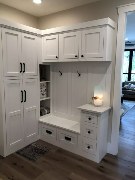 Mudroom Ideas L Shaped, Corner Cabinet Mudroom, Mudroom Entryway Corner, L Shaped Drop Zone Ideas, Small Corner Mudroom Ideas, L Shaped Mudroom, Mudroom Corner, Small Mudroom Ideas, Mudroom Remodel