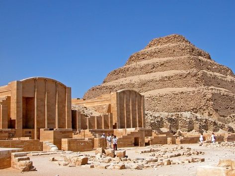 Old Kingdom of Egypt - Ancient History Encyclopedia Pyramid Of Djoser, Ancient Egyptian Architecture, Architecture Antique, Step Pyramid, Ancient Pyramids, Marsa Alam, Famous Monuments, Egyptian Pyramids, Visit Egypt