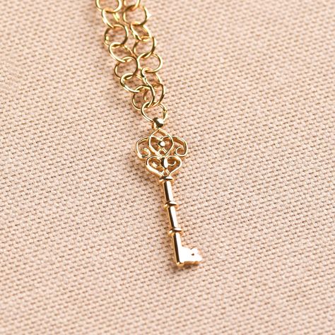 "This Vintage Key Necklace and chain are 14k Solid GOLD ( not filled or plated). Solid Gold antique key necklace in 14k Gold, Rose Gold, White Gold. Gold Key necklace for woman or men. All our gold necklaces are suitable for all kinds of clothing and add a great sparkle to your wardrobe. Each gold key necklace is made to order, which gives our pieces a unique meaning that is specific and special to you. We offer many alternatives to create a unique outlook for yourself. This gorgeous gold neckla Antique Key Necklace, Vintage Key Necklace, Gold Key Necklace, Personalized Gold Jewelry, Key Necklace Vintage, Arabic Necklace, Name Necklace Silver, Key Pendant Necklace, Vintage Key