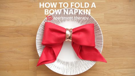 Paper Napkin Folding Ideas, Bow Tie Napkins, Diy Napkin Folding, Bow Napkin, Napkin Folding Tutorial, Napkin Folding Ideas, Christmas Napkin Folding, Easy Napkin Folding, Cloth Napkin Folding