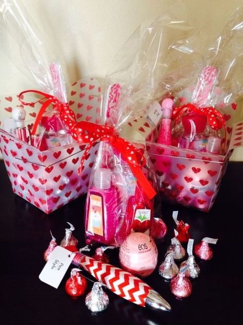 30 + Adorable and Easy to Make Teacher Valentine Gifts that are Top Class | HubPages Valentine’s Day Sleepover Ideas, Valentines Gifts For Coworkers, Gifts For Work Friends, Valentine Basket, Halloween Basket, Valentine Gift Baskets, Valentine Baskets, Valentine's Day Gift Baskets, Valentines Gift Bags