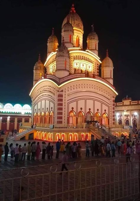 Dakshineswar Kali Maa, Dakshineswar Kali, Ombre Wallpaper Iphone, God Venkateswara Images Hd Wallpaper, Kali Maa, India Travel Places, Mother Kali, Kali Mata, Ancient Indian Architecture