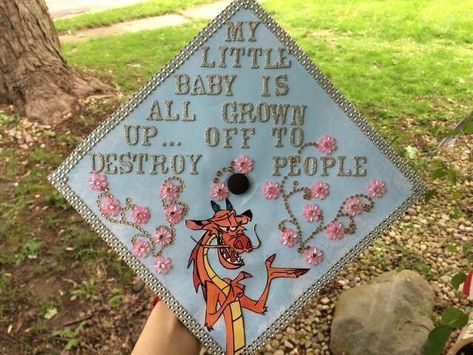 Graduation cap Disney Graduation Cap, Funny Graduation Caps, Creative Graduation Caps, Grad Hats, Disney Graduation, College Grad Cap Ideas, Graduation Hats, Graduation Cap Decoration Diy, High School Graduation Cap