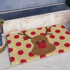 Diy Doormat Stencil, Coir Rugs, Painted Door Mat, Reindeer Door, Cute Door Mats, Doormat Ideas, Christmas Door Mat, Olive And Cocoa, Diy Doormat