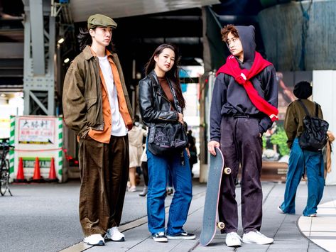 90s Fashion Street Style, Japanese Outfits Street Style, Tokyo Fashion Street, Japanese Street Fashion Men, Oc Fashion, Tokyo Style, Yearbook Photo, 90s Street Style, Pop Culture Fashion