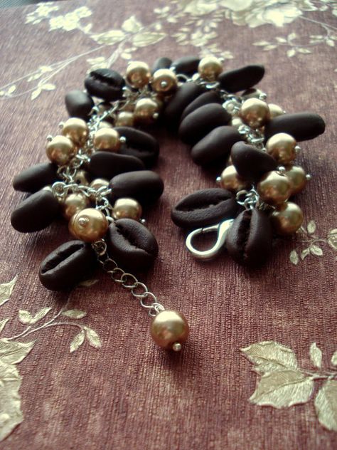 Coffee bean bracelet by DeRoth on Etsy Coffee Jewelry, Tea Jewelry, Coffee Crafts, House Furniture Design, Diy Life Hacks, Diy Life, Coffee Bean, Coffee Beans, Clay Jewelry