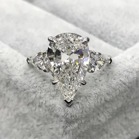 Hamra Diamonds on Instagram: “Pear shape diamonds have always been one of the most classic shape diamonds and they have totally been making a strong comeback.  We have…” Shape Engagement Rings, Huge Diamond Rings, Pear Shapes, Venue Inspiration, Pear Shaped Engagement Rings, Wedding Venue Inspiration, Wedding Inspired, Big Diamond, Pear Cut Diamond