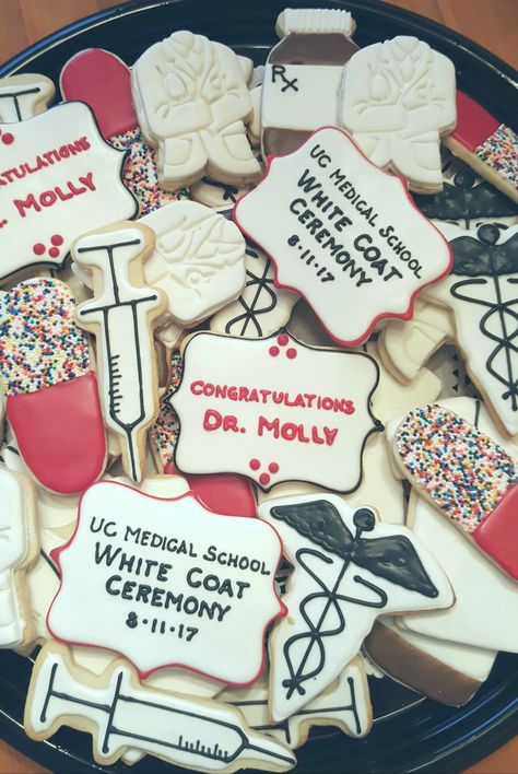 White coat ceremony, doctor, med school cookies White Coat Party Decorations, White Coat Ceremony Cookies, White Coat Ceremony Decorations, White Coat Party Ideas, White Coat Cookies, Med School Cookies, White Coat Ceremony Cake, Med School Party Ideas, White Coat Ceremony Party Ideas