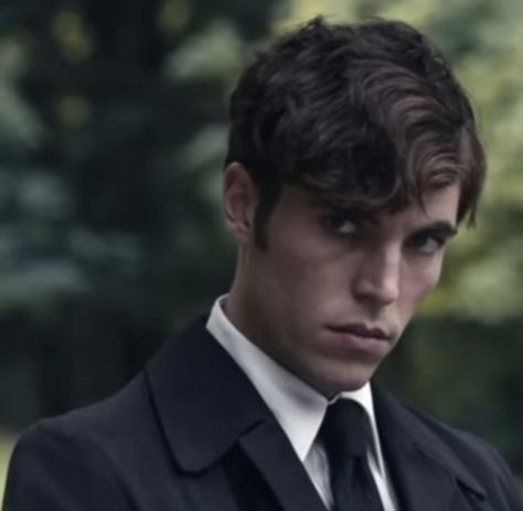 Tom Hughes Tom Riddle, Tom Riddle Aesthetic, Riddle Aesthetic, Young Tom Riddle, Young Harry Potter, Tom Thomas, Tom Hughes, Fictional Character Crush, Best Riddle