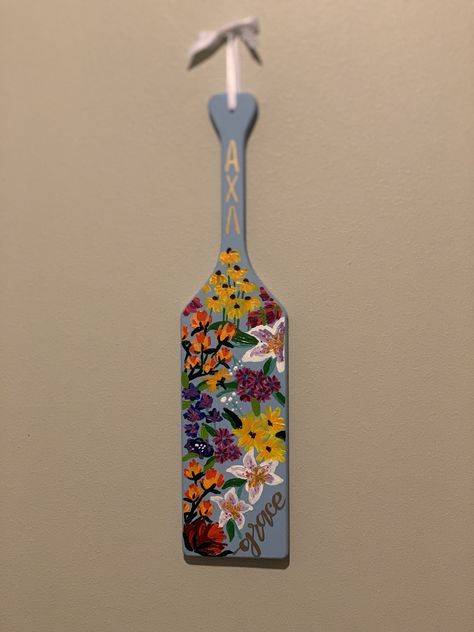 Creative Sorority Paddles, Painted Paddles Sorority, Sage Green Sorority Paddle, Aesthetic Sorority Paddles, Paddle Ideas Sorority Graduation, Twin Sorority Paddles, Paddles Sorority Ideas, Paddle Sorority Ideas, Sorority Paddles Flowers