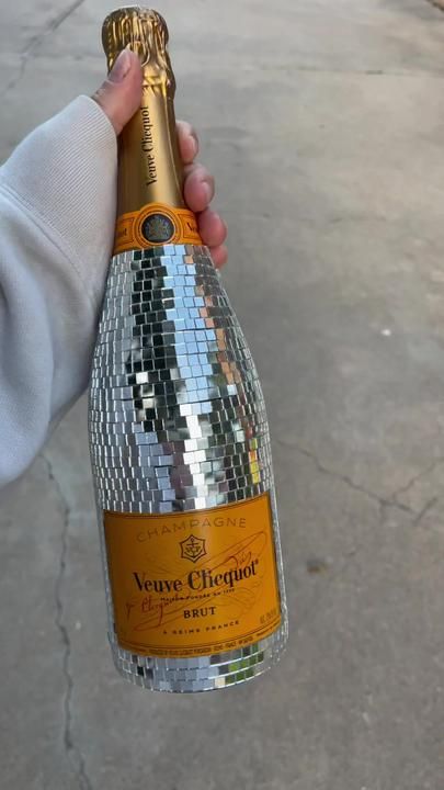 Alcohol Bottle Decorations, Bedazzled Liquor Bottles, Custom Champagne Bottle, Bedazzled Bottle, Decorated Liquor Bottles, Champagne Birthday, Veuve Clicquot Champagne, Bridal Shower Inspo, Hand Painted Bottles