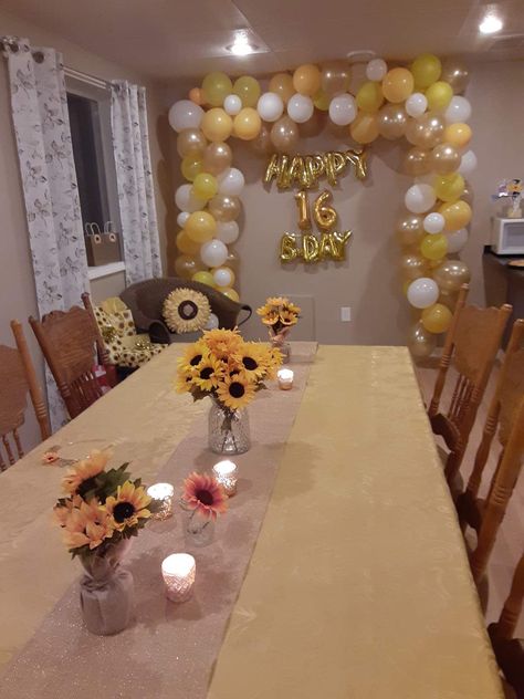 Gabi's a-MAZE-ing Sweet 16 | CatchMyParty.com Yellow Party Decorations Ideas, Yellow Theme Sweet 16, Sweet 16 Yellow Theme, Sweet 16 Party Ideas Yellow, Yellow Sweet 16 Party Ideas, Maze Birthday Party, Yellow Birthday Theme, Yellow Themed Birthday Party, Summer Sweet 16