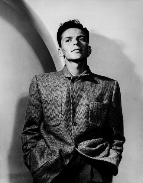 Frank Sinatra (1944) by Magnum Photos photographer Philippe Halsman, whose iconic portraits capture over four-decades worth of leading cultural, political and scientific figures, ranging from Albert Einstein to Frank Sinatra. In the course of his prolific career in America, Halsman produced reportage and covers for most major American magazines, including a staggering 101 covers for Life magazine. View more famous Hollywood start through Halsman's lens by clicking on the above link. Young Frank Sinatra, Philippe Halsman, Nancy Sinatra, Photographer Portfolio, Celebrity Portraits, Magnum Photos, Iconic Photos, Frank Sinatra, Vintage Hollywood