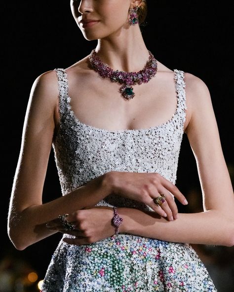 On Lake Como, Dior Unveils a “Couture Garden” | Vogue Dior High Jewelry, Transparent Clothing, Victoire De Castellane, Beatrice Borromeo, Elizabeth Debicki, Dior Dress, Expensive Jewelry Luxury, Rosamund Pike, High Jewellery