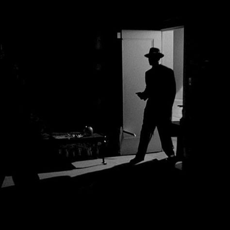 Film underscore for film noir style gangster short film Film Noir Cinematography, Film Noir Aesthetic, Dracula Film, Film Noir Photography, Classic Film Noir, Noir Detective, Gangster Films, Detective Aesthetic, Scary Films