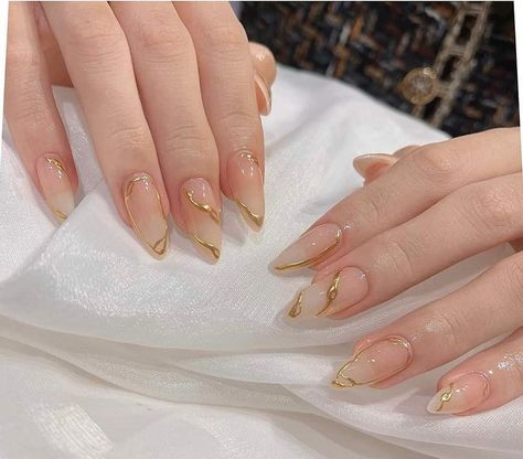 Nails Airbrush, Elegant Touch Nails, Uñas Ideas, Gold Acrylic Nails, Hello Nails, Airbrush Nails, Glamour Nails, Beige Nails, Gold Nail