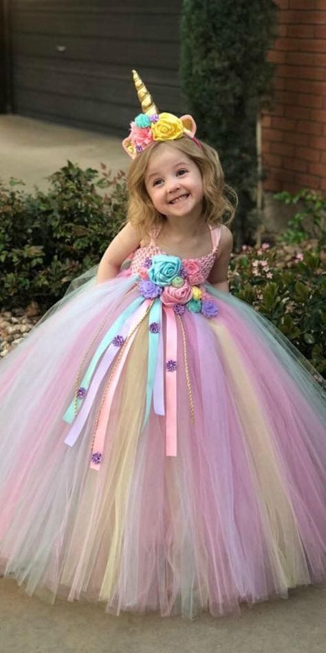 25 Cool Unicorn Party Ideas for Kids | momooze Halloween Costume Unicorn, Easter Tutu Dress, Unicorn Halloween Costume, Unicorn Birthday Outfit, Diy Unicorn, Diy Tutu, Unicorn Outfit, Rainbow Tutu, Unicorn Halloween