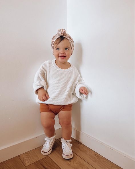 Spring Baby Girl Outfits, Baby Standing, Rose Outfit, Eden Rose, Girls Spring Outfits, Chic Summer Outfits, Outfit Primavera, Newborn Girl Outfits