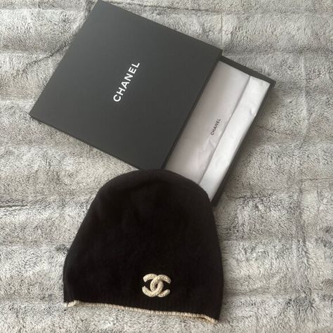 Cashmere beanie CHANEL Chanel Beanie, Chanel Mens, Cashmere Beanie, Chanel Accessories, Cc Logo, Fall Wardrobe, Beanie Hat, Stylish Design, Beanie Hats