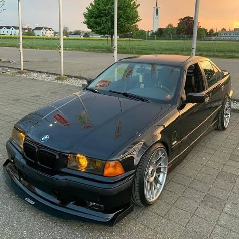 Bmw E36 Sedan, Bmw E36 320i, E36 Sedan, Mini Trucks 4x4, E36 Coupe, E36 M3, Dream Cars Bmw, Bmw M Power, Pimped Out Cars