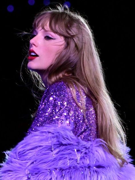 Taylor Swift Fotos, Taylor Swift Song, Taylor Swift Speak Now, Estilo Taylor Swift, Swift Tour, Taylor Swift Cute, Swift Photo, Forbidden Love, Taylor Swift Concert