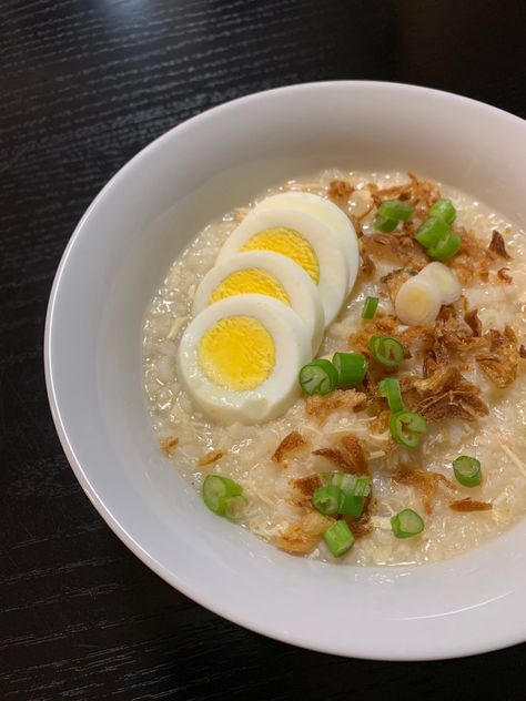 Chicken Porridge Aesthetic, Rice Porridge Aesthetic, Aesthetic Filipino Food, Aesthetic Porridge, Porridge Aesthetic, Chicken Rice Porridge, Filipino Rice, Chicken Porridge, Sick Food