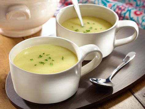 Love yuca? Then you’ll love this creamy soup! Our convenient and delicious GOYA® Yuca comes frozen, ready to be used, making this a quick soup to make. In this recipe, the yuca is simmered until tender, then puréed, becoming creamy and hearty. Pair it with some Torrejitas de Maíz – Corn Fritters for a spectacular lunch or dinner. Goya Recipe, Yuca Recipes, Frozen Chicken Recipes, Recetas Puertorriqueñas, Root Vegetable, Delicious Cream, Hispanic Food, Puerto Rican Recipes, Cuban Recipes