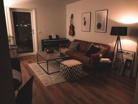 Bachelor Pad Living Room, Mens Apartment Decor, Ruangan Studio, Masculine Living Rooms, Guy Room, Condo Living Room, Living Room Setup, Apartment Living Room Design, College Apartment Decor