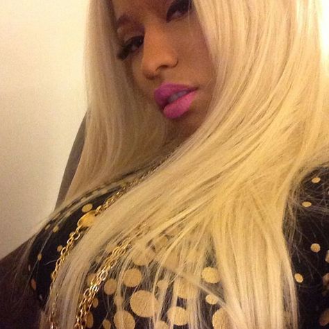 Nicki Minaj selfie Nicki Minaj Wig, Old Nicki Minaj, Nicki Minaj Wallpaper, Nicki Minaj Barbie, Nikki Minaj, Nicki Minaj Photos, Nicki Minaj Pictures, Pink Friday, Female Rappers