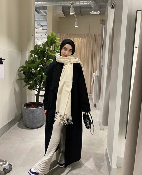 Modest Winter Outfits, Outfits Muslim, Aesthetic Hijab, Stile Hijab, Fashion Modest, Modern Hijab Fashion, Hijab Fashionista, Modest Outfit, Modest Fashion Hijab