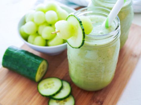 Cucumber Melon Smoothie – The Travel Bite Melon Smoothie, Blackberry Smoothie, Cucumber Smoothie, Banana Apple Smoothie, Mouthwatering Food, Smoothie Prep, Cucumber Melon, Italy Food, Pineapple Smoothie