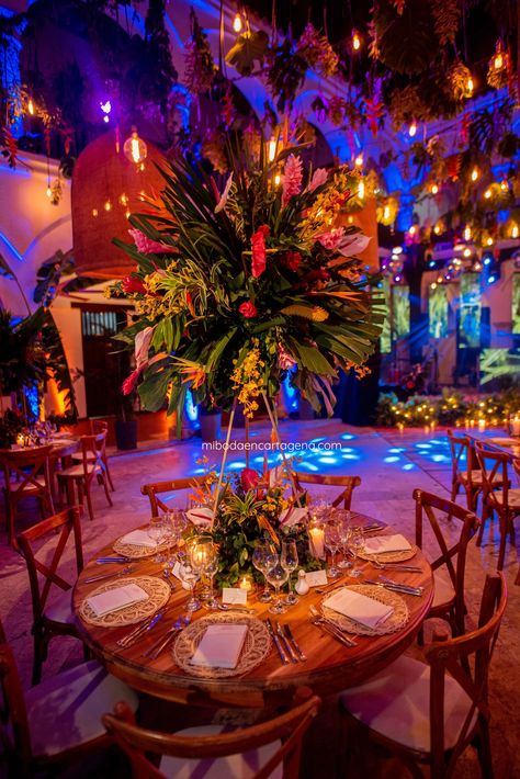 Carnival Wedding Theme, Havana Nights Theme, Rio Party, Tropical Wedding Centerpieces, Cartagena Wedding, Havana Nights Party, Theme Carnaval, Jungle Wedding, Tropical Wedding Theme