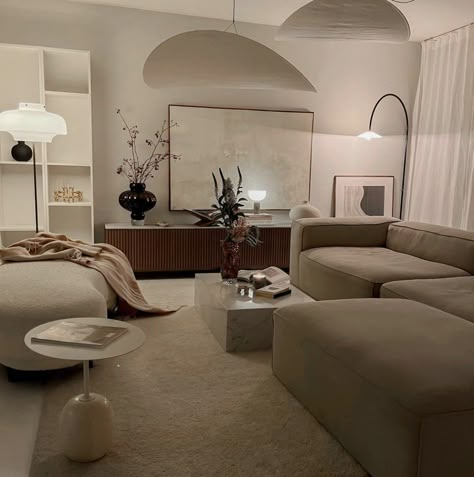 Beige Living Rooms, 아파트 인테리어, Apartment Decor Inspiration, Dream House Interior, Living Room Colors, Apartment Inspiration, Living Room Style, Living Room Inspo, Apartment Design